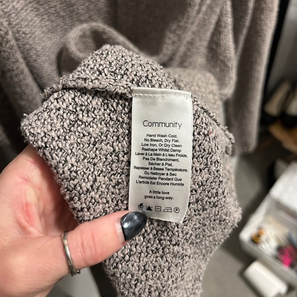aritzia COMMUNITY Vetus Sweater Size XS - Picture 4 of 9